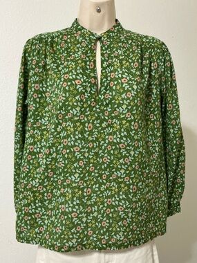 Trovata Birds of Paradis Bailey Blouse in the "Spring Ivy Floral" Small